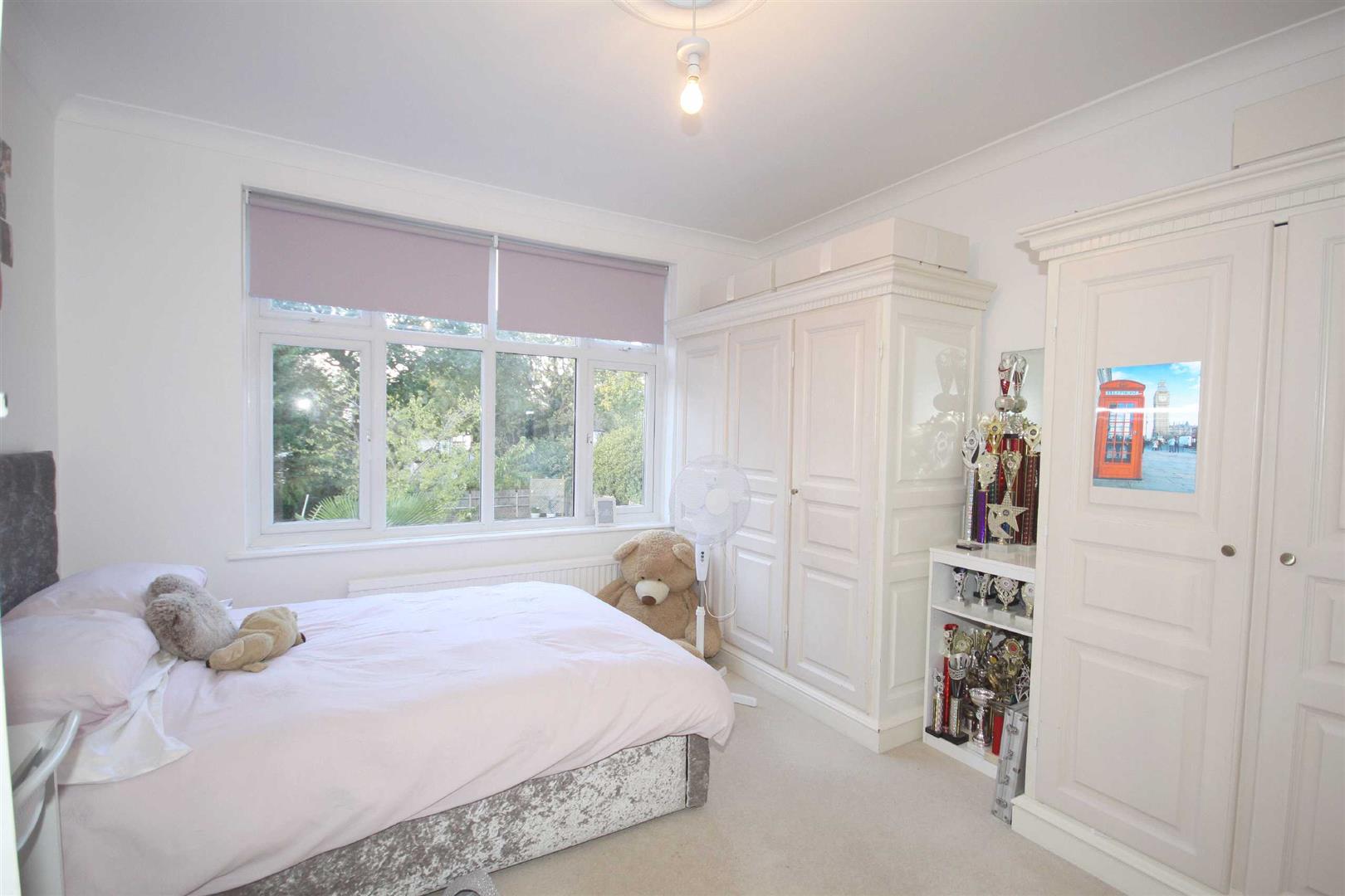 Petts Wood Road, Petts Wood